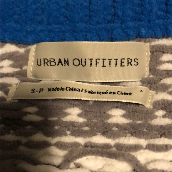 Used sweaters by urban outfitters size S - Picture 3 of 7